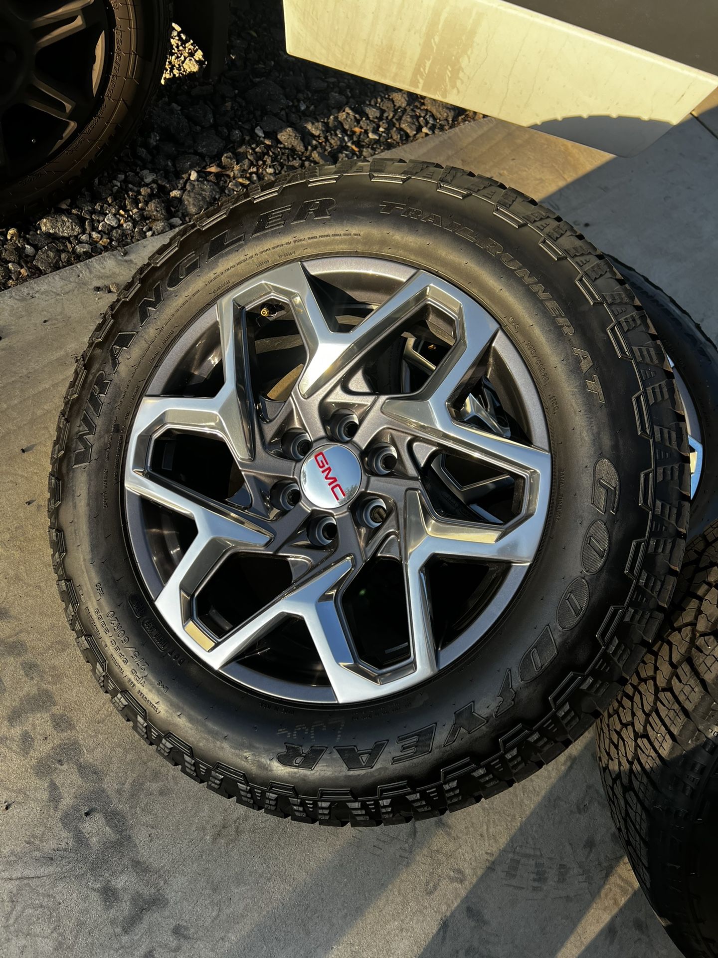 Authentic GMC Sierra 1500 20” AT4 Gunmetal Good Year Tire Wheels Rims Rines