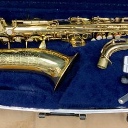 Vintage C.G. Conn Shooting Stars Alto Saxophone Sax Musical Instrument Gold Plated Handheld Intermediate Horn Tone Neck Body Keys Pads Music Sound