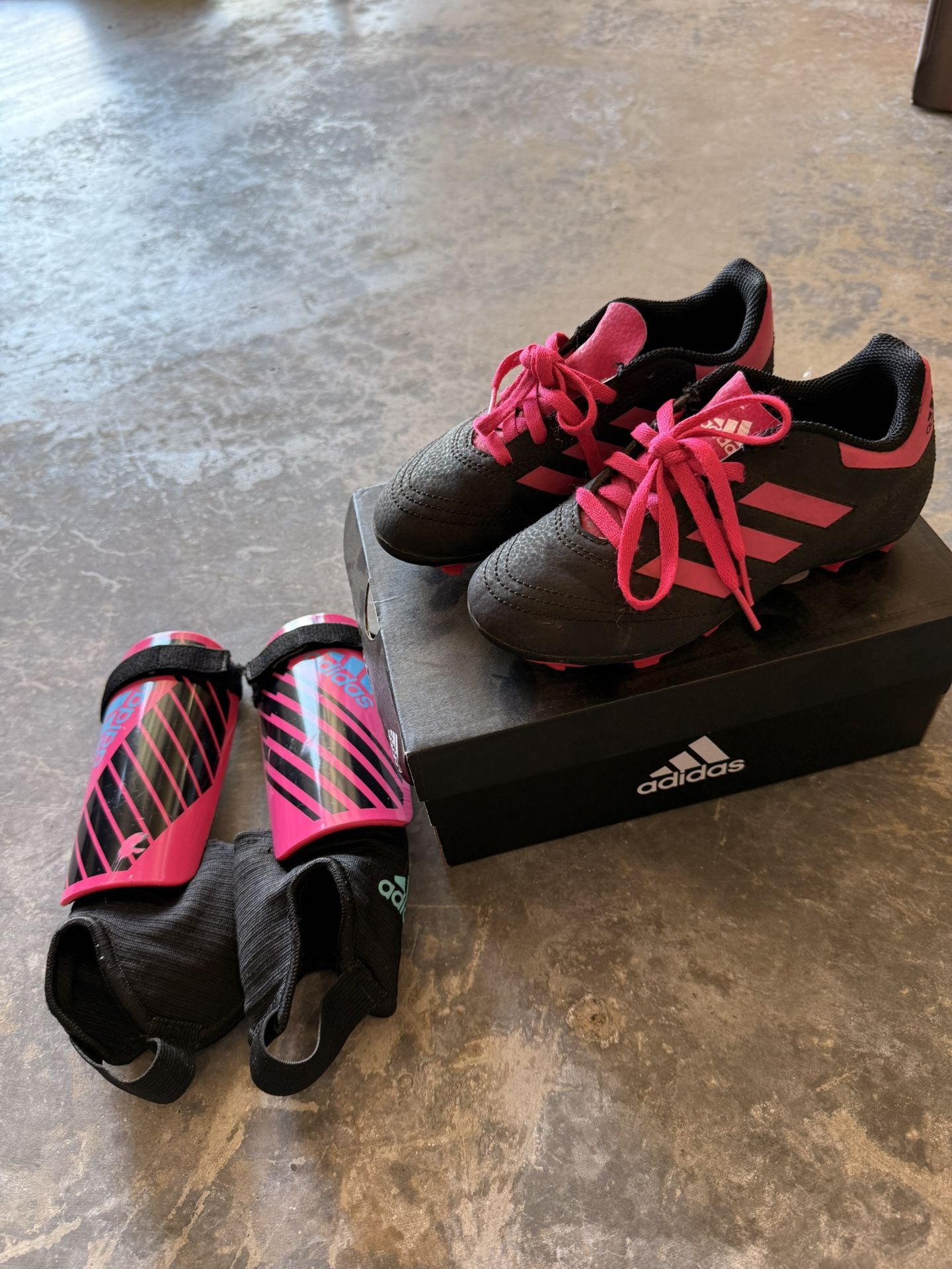 Adidas soccer shoes for Kids