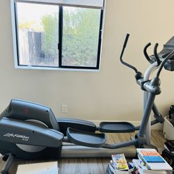 Life Fitness X9i Elliptical