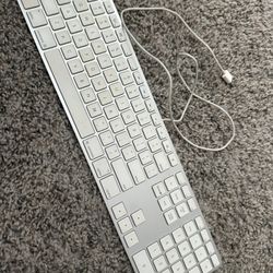 Apple Wired Keyboard 