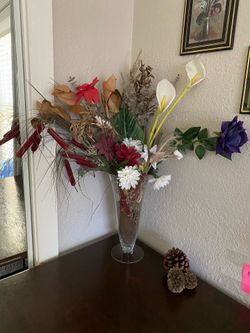 Vise with flowers