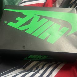 Jordan 1’s Lucky Green 75$ Size 8.5