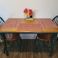 Table with 3 chairs