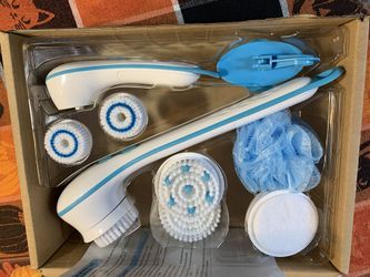 Idea Village spin spa deluxe spinning body brush kit. Cleansing facial brush set as seen on TV. Brand new and never used inbox. NIB 
