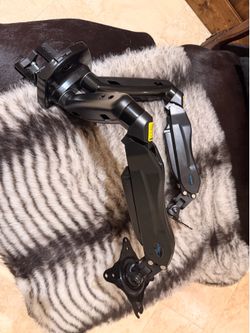 Dual monitor desk mount