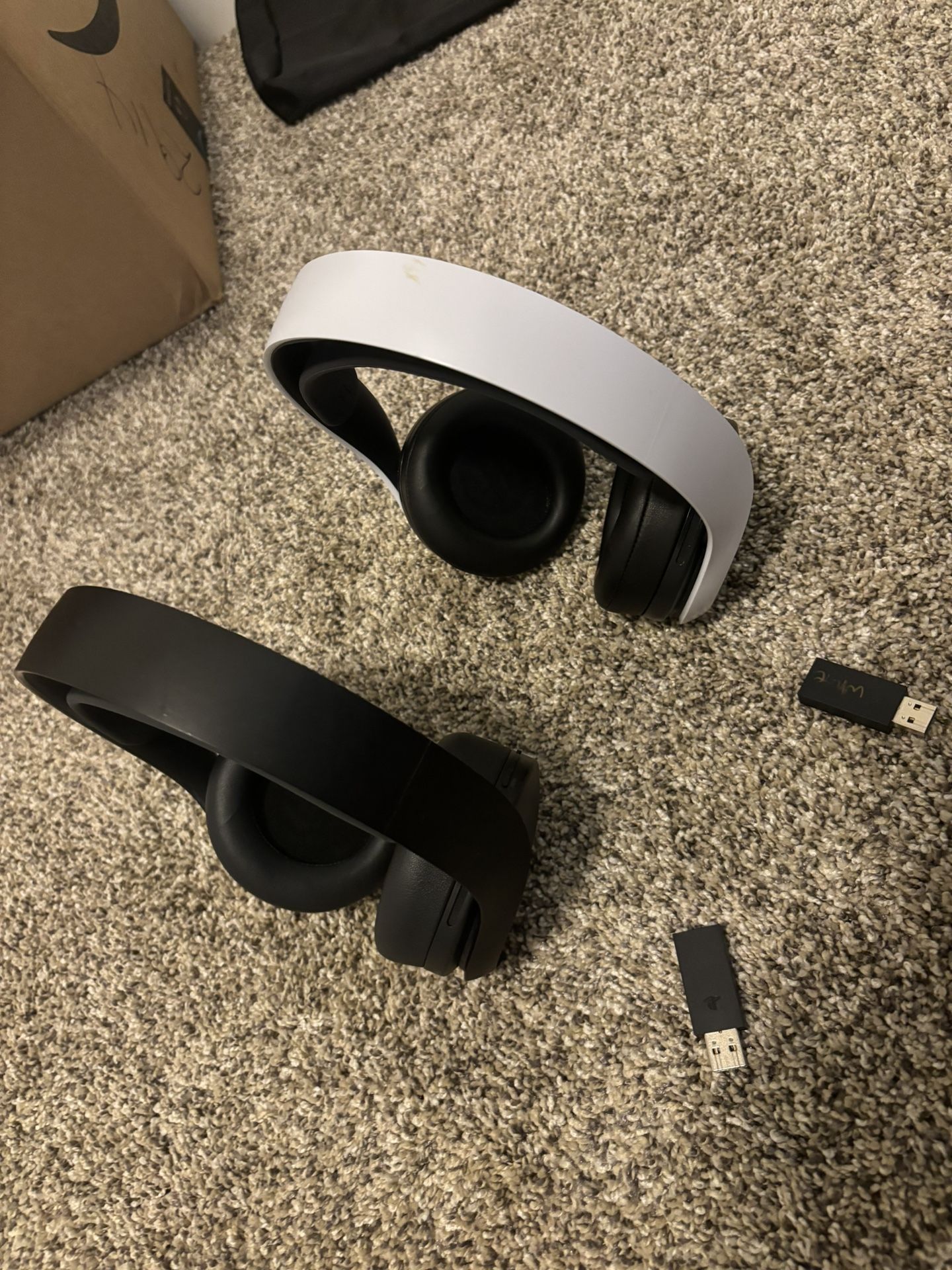 Ps5 Headsets (Black And White)