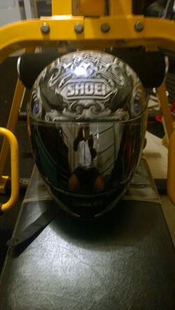 SHOEI HELMET SIZE LARGE EXCELLENT CONDITION RF1000