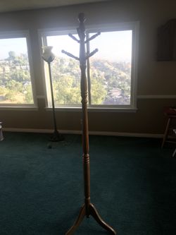 Oak coat tree
