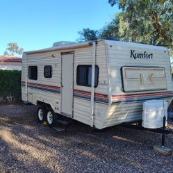 1990 Komfort 23 Ft Vintage Classic Ice Cold AC Good Condition In And Out
