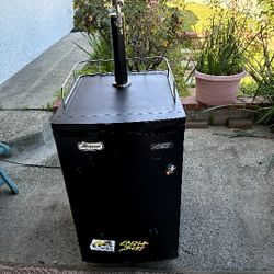 Working Clean Kegerator With Tapper Lock