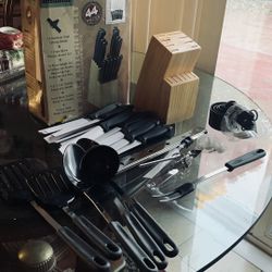 44 Pieces Of Kitchen Knifes Set To hang On The Wall