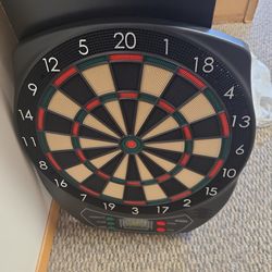 Electronic dart board