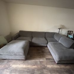 Grey Sectional w/Ottoman