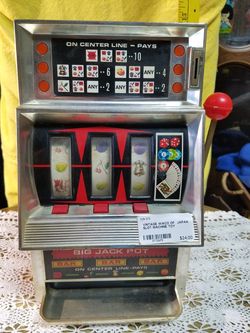VINTAGE SLOT MACHINE TOY