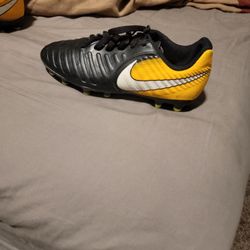 Nike TIEMPO soccer Cleats