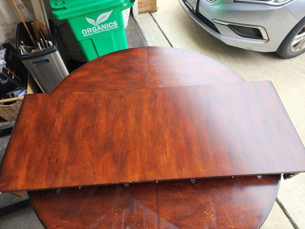 Solid Wood Table With Insert