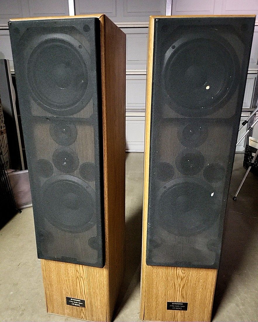 PIONEER 4 WAY SPEAKER SYSTEM CS-J825Q VINTAGE 1990. TESTED AND WORKING FLOOR STANDING SPEAKERS BEAUTIFUL PRESERVED.