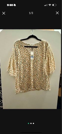 NWT Calvin Klein floral blouse