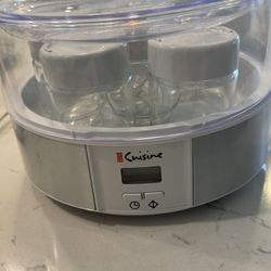 Yogurt Maker with reusable Glass Jars