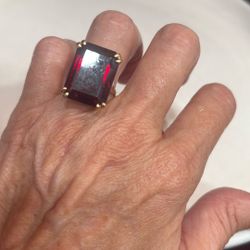 14k Yellow Gold Natural 22k Red Garnet Ring