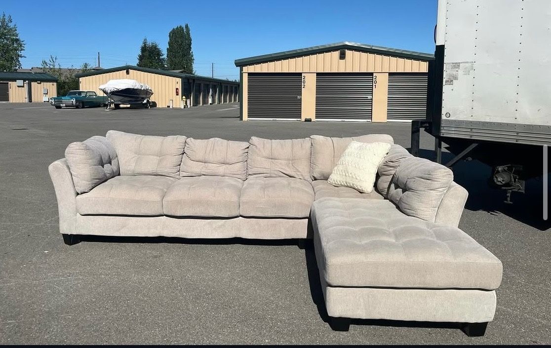 Sectional Couch 