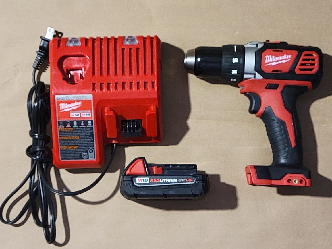 Milwaukee M18 1/2 Drill Driver Kit