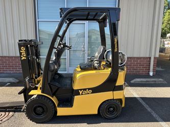 Yale Forklift: 3,000 Lb Rough Terrain