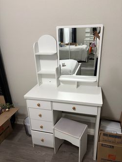 Vanity desk