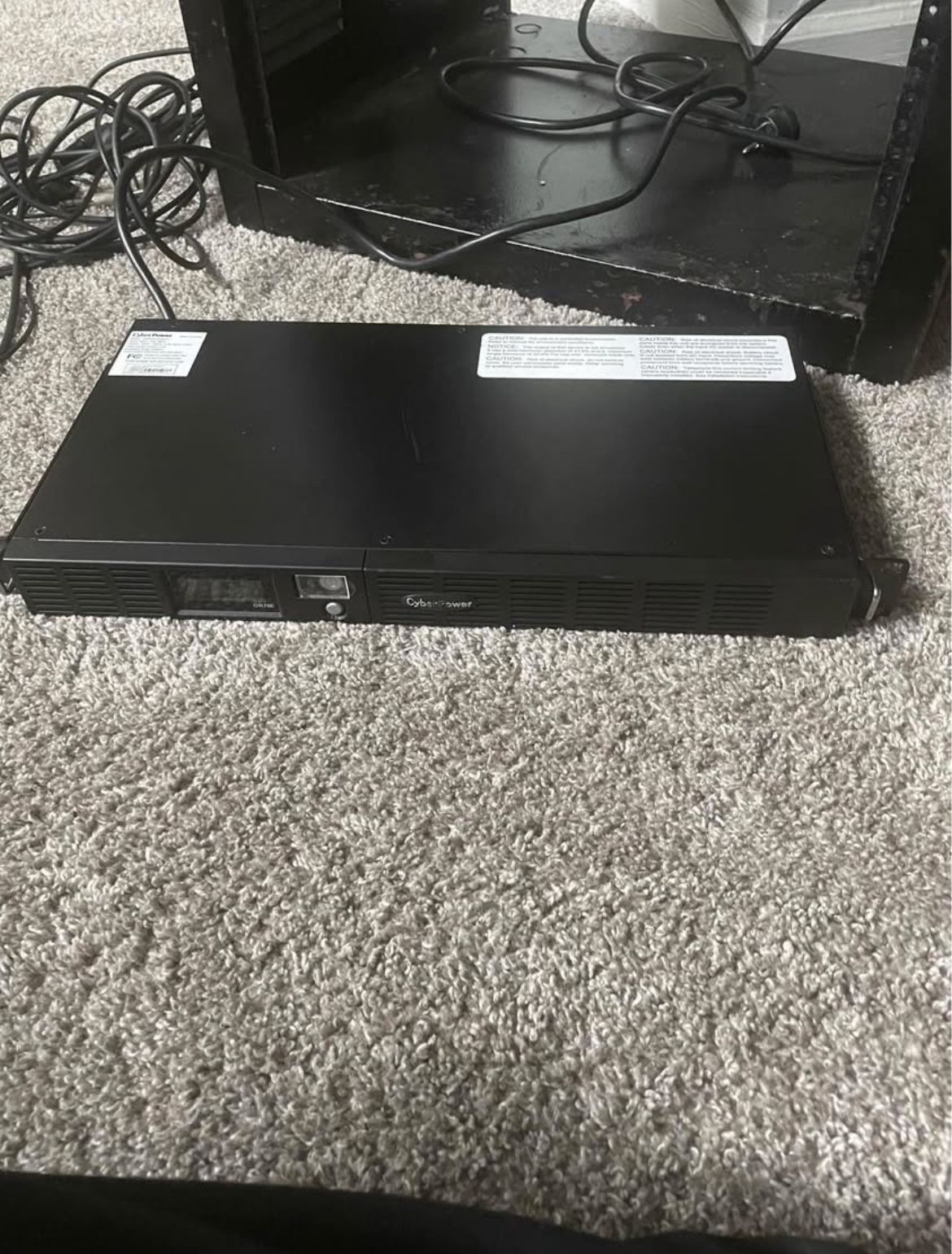 Cyberpower QR700 Power Distribution
