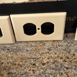 Wallplates Ivory Duplex  10 Pack With Screws 