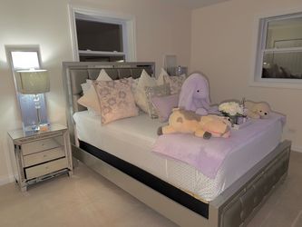 Diva glam bedroom set size queen