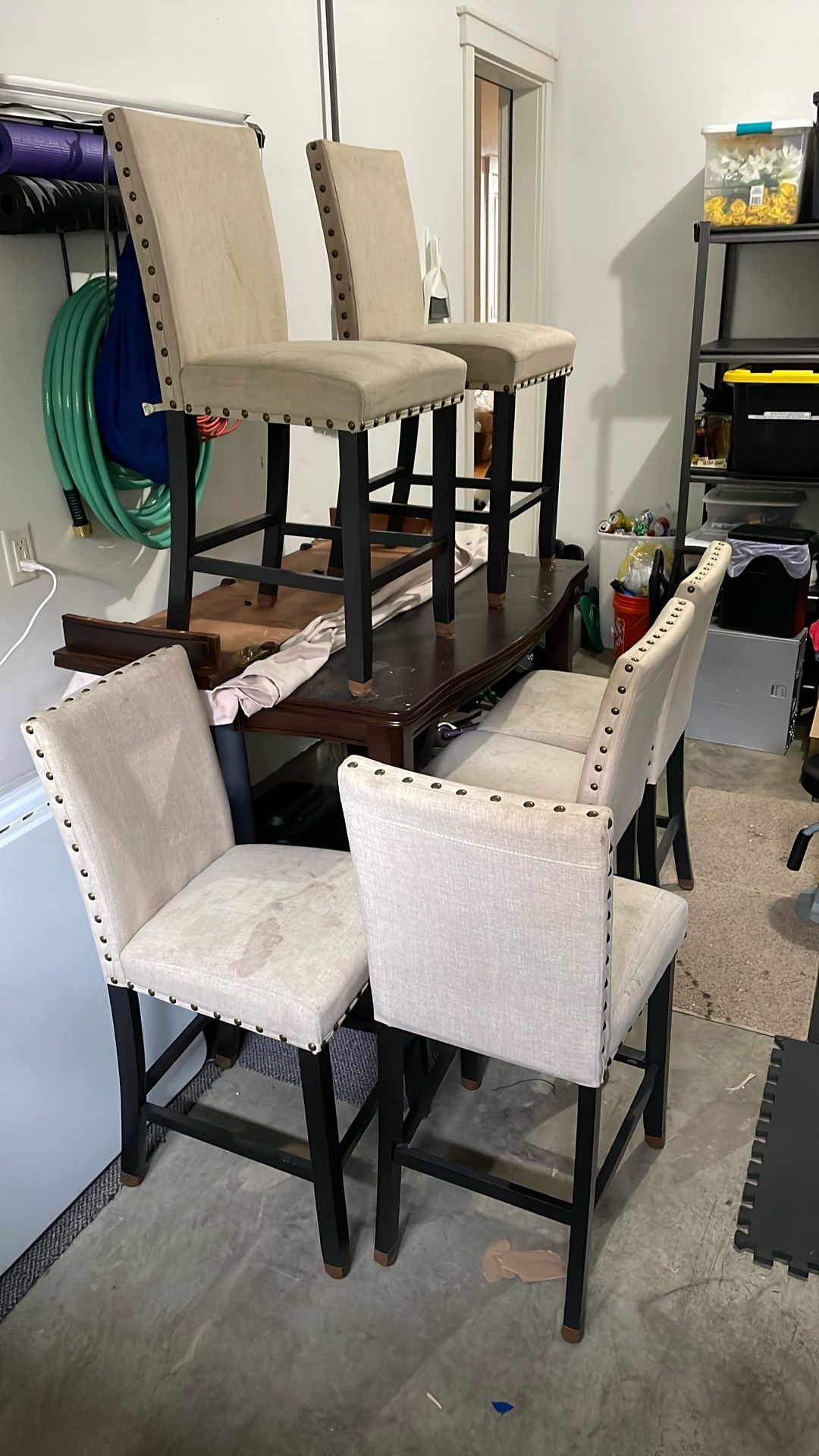 Dining Table with Extention/8 Chairs