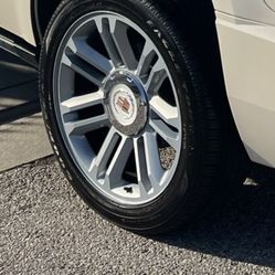 Cadillac Escalade (Platinum) 22’  285/45R22 Para Tahoe Yukon Denali Suburban 