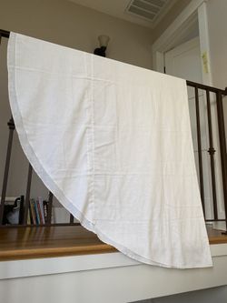 White Round Tablecloth 