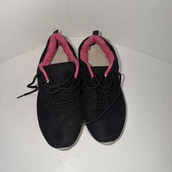 Women’s Gym Shoes Size 9