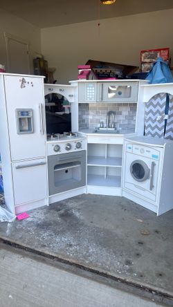 Play Kitchen