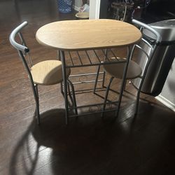 Small With 2 Chairs Child Desk 20.00