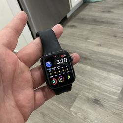 Apple Watch SE 44mm