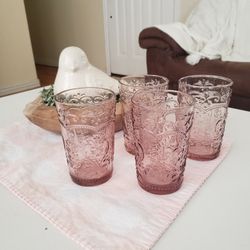 Pionner Woman Glass Cups 