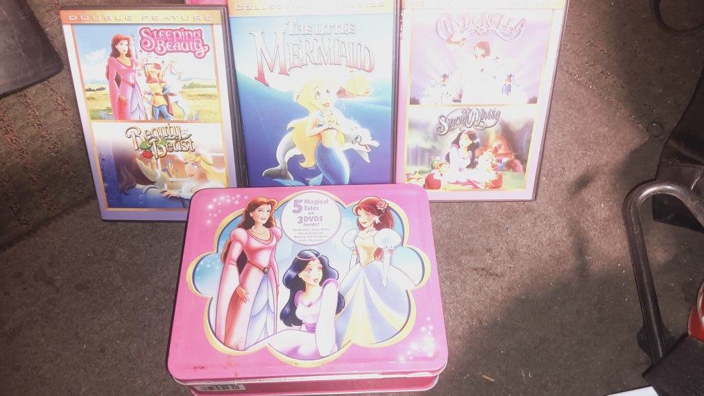 Disney Princess 3 DVD W/Tin Lunch Box Set