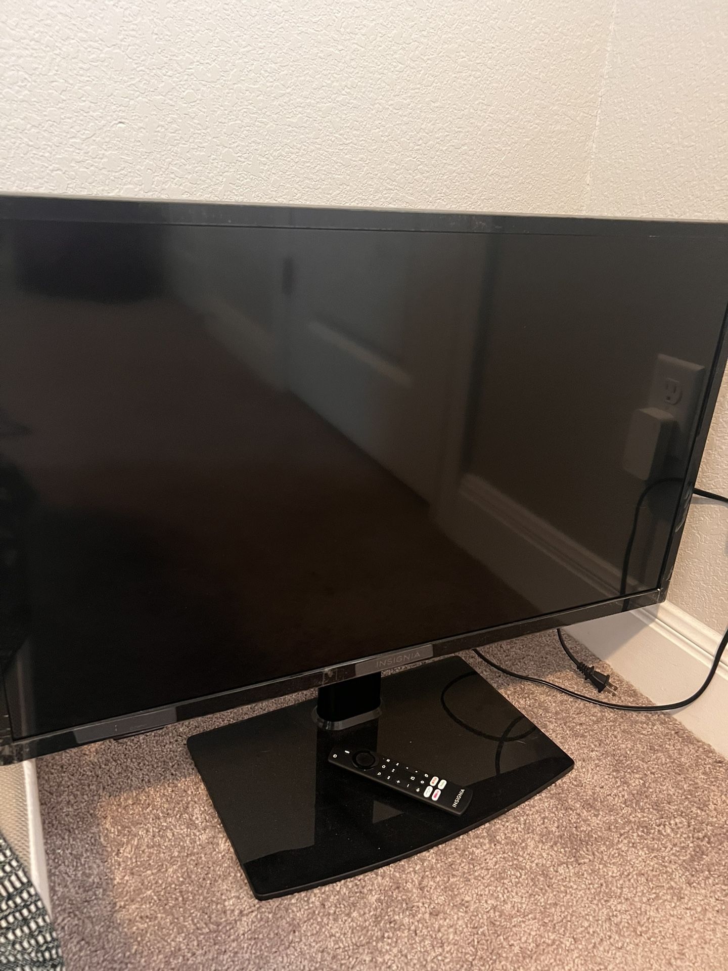 Insignia 32 Inch TV