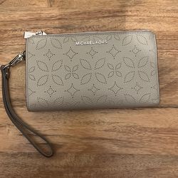 Michael Kors Wristlet Wallet