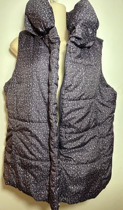 Stylish women's vest .Size XL. $28.