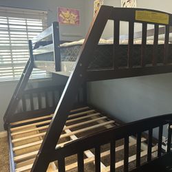 Bunk Beds -Queen/Twin   