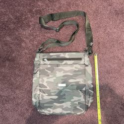 Baggallini Camo Messenger Bag - NWOT