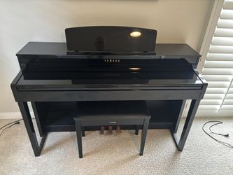 Yamaha digital piano model Clavinova CLP440PE