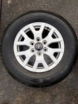 Toyota OEM Alloy Wheel with Toyo Open Country Tire