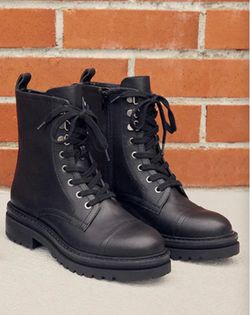 André Assous women's Farah leather combat boot Size 6.5