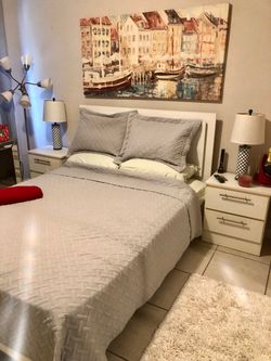 Night stand white